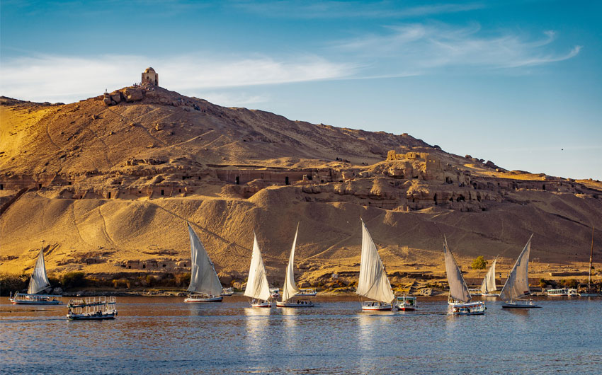 https://s3.eu-west-3.amazonaws.com/elastic.travel/package/1798480196Luxor Sunset On The Nile River.webp